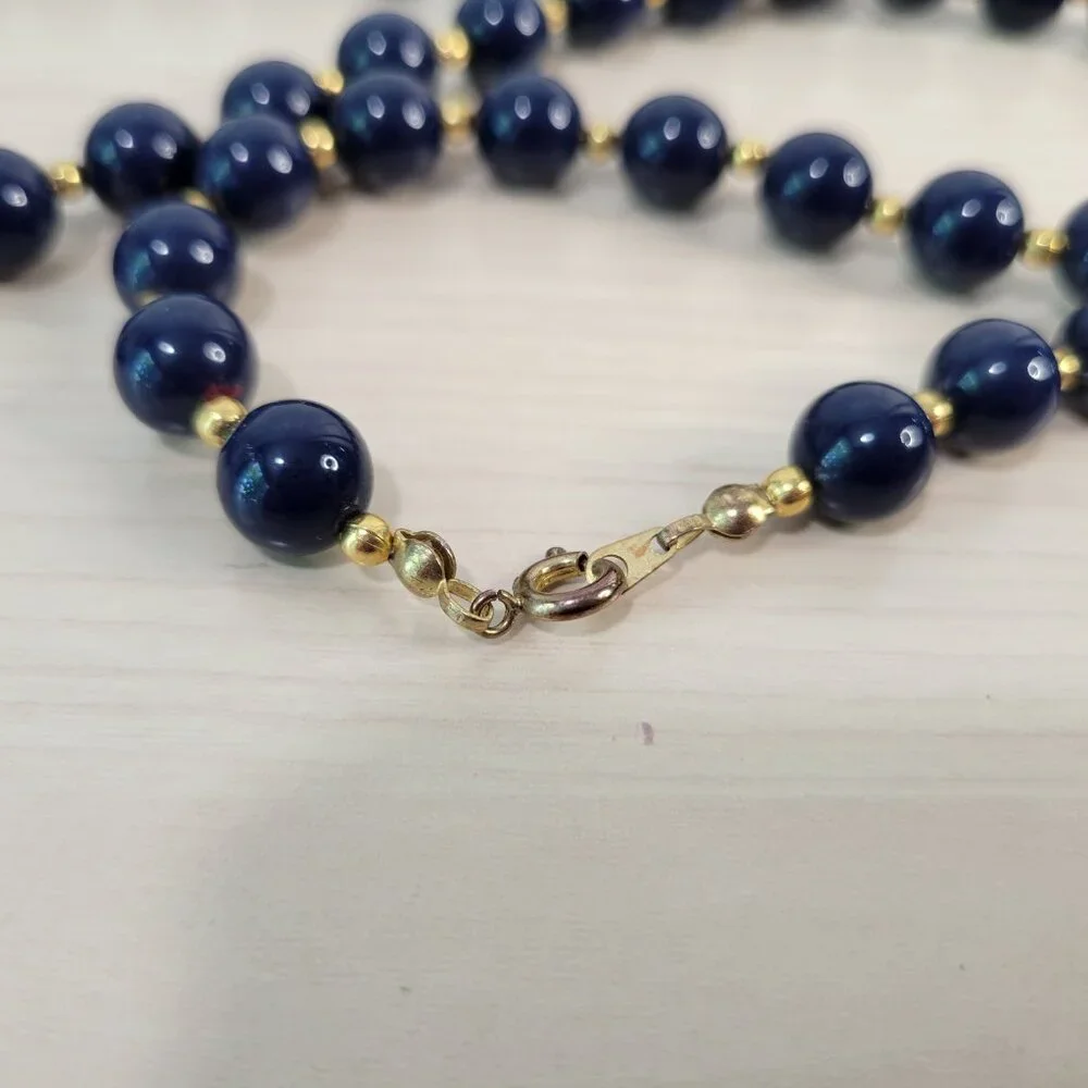 Vintage 80's 90's Acrylic Navy Blue & Gold Bead 30" Clasp Necklace EUC Pinup - Picture 2 of 6